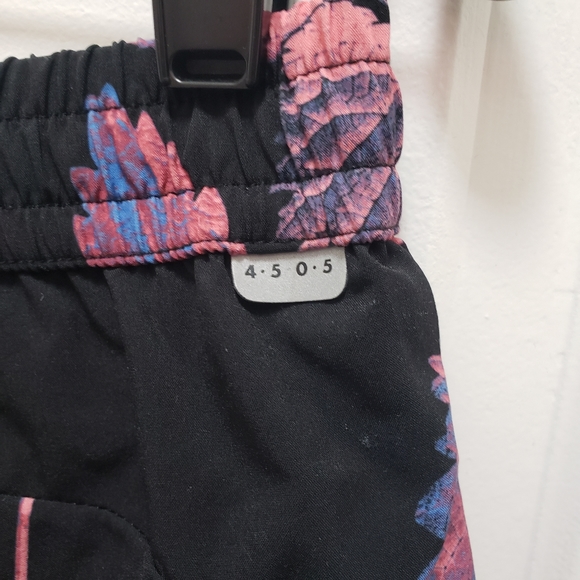 4/$20 ASOS 4505 Layered Running Shorts Pink Floral - Picture 6 of 6